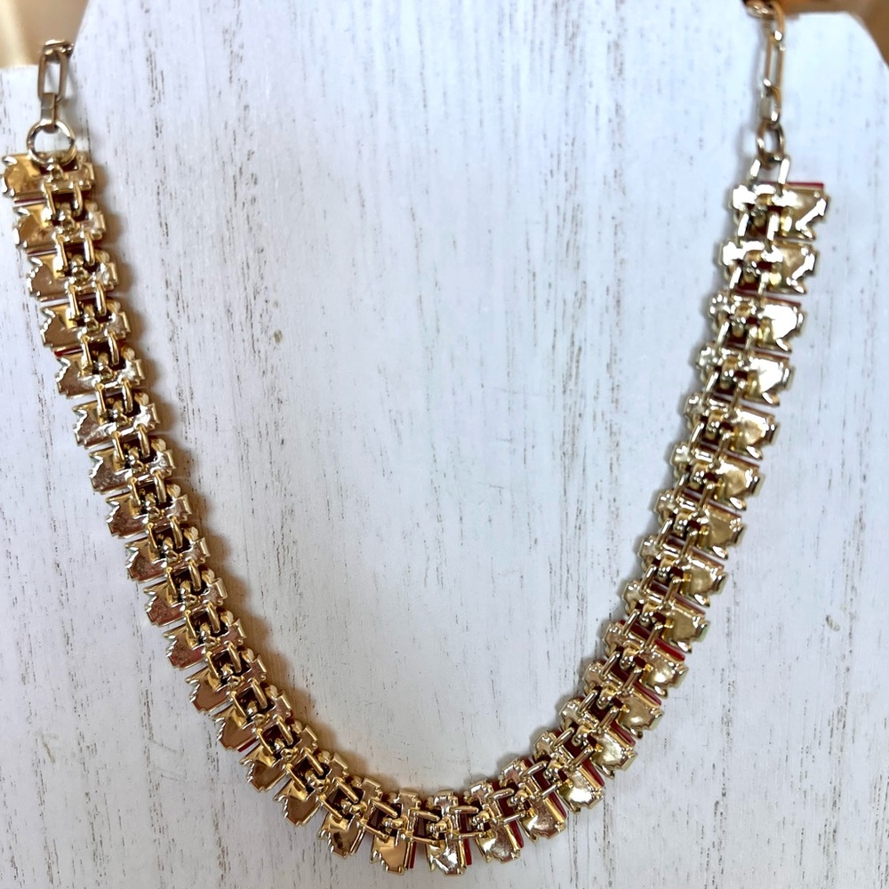 Vintage Red Thermoset Lucite Gold Tone Choker Necklace Enamel Swirl Earrings Set - Picture 3 of 9